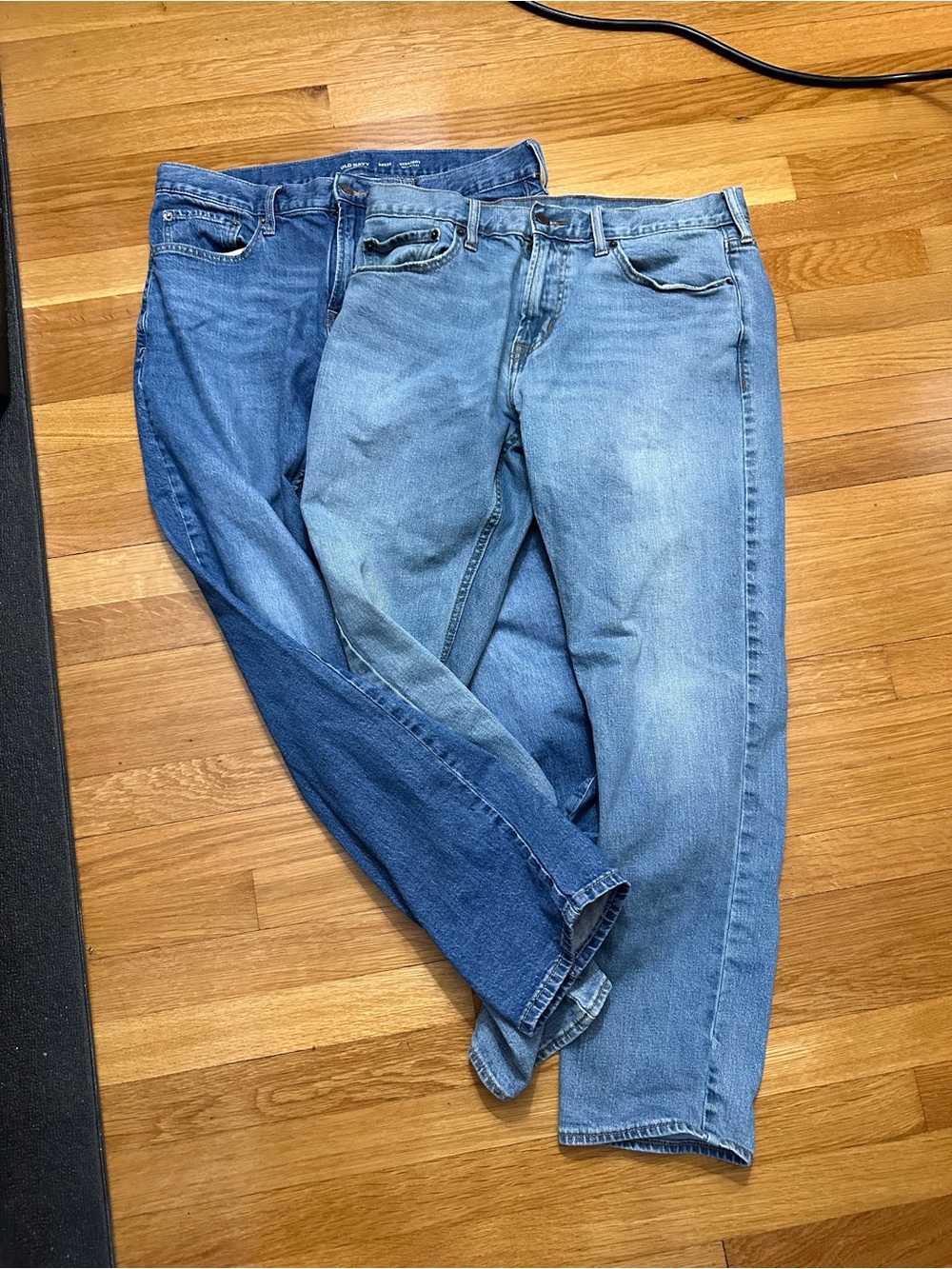 Old Navy 2 pairs men’s 34x32 one is slim fit and one is straight fit.